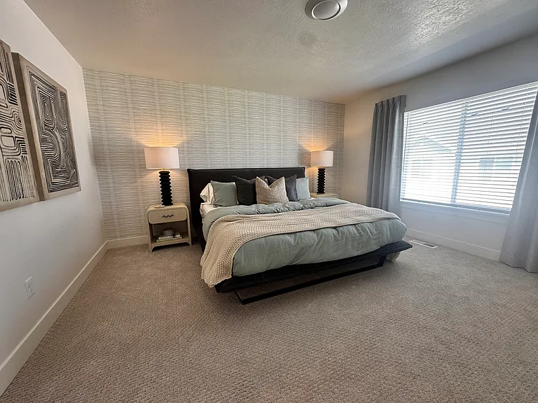 729 W 725 N — Photo 18