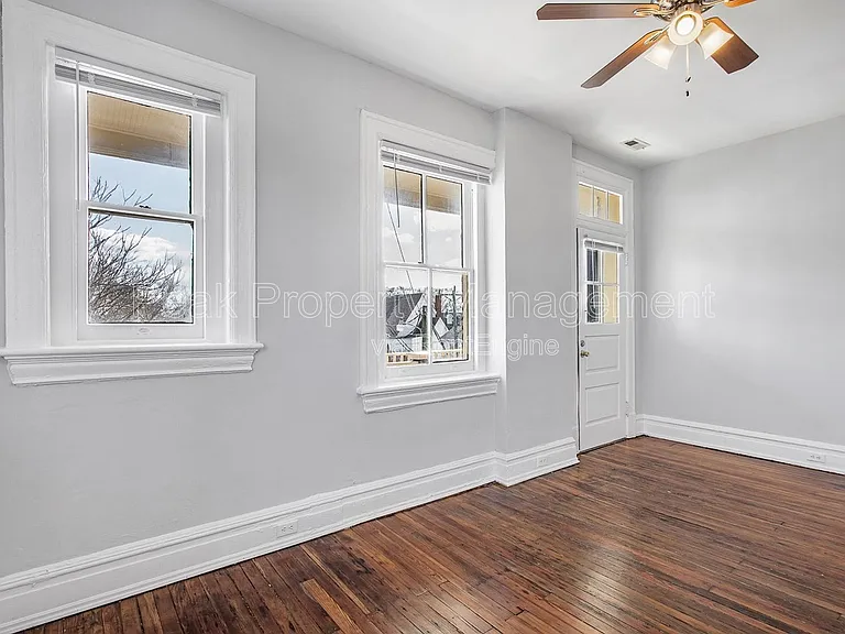 1124 Hull St #D — Photo 7
