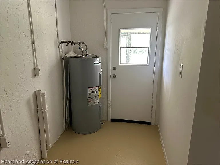 1834 Koy Dr — Photo 16
