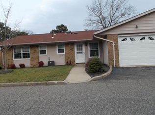 2 Edinburgh Ln #B, Manchester, NJ 08759