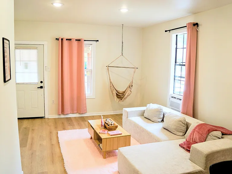 426 W King St #A — Photo 3