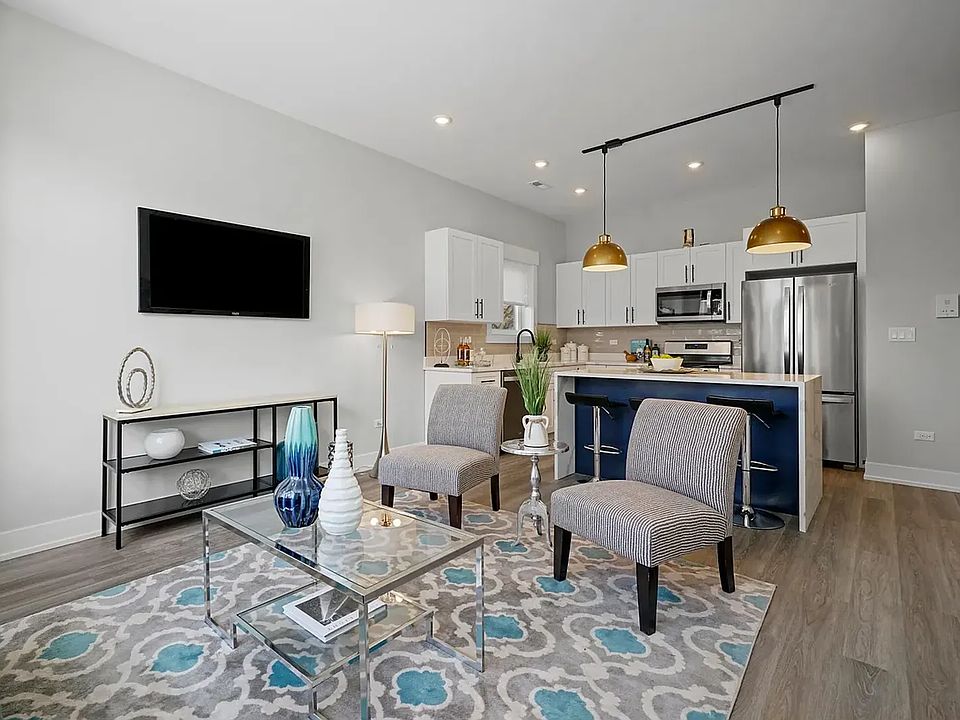 1st image of 2450 W Flournoy St #2