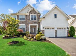 23 Inter Lachen Ct, Monroe, NJ 08831