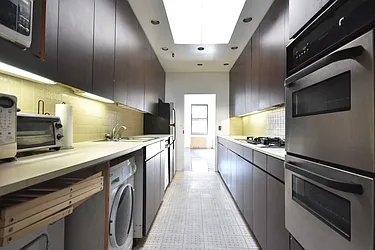 Rented by Green Line Realty