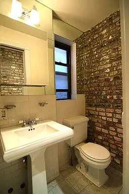 Rented by NYC Holdings Management | media 29