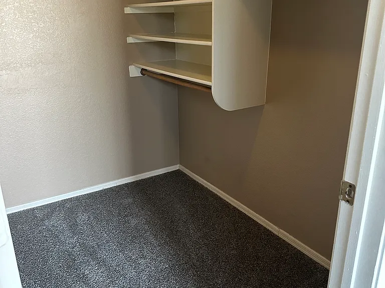 2205 E Williams Dr — Photo 24