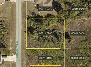 914 Venice Ave N, Lehigh Acres, FL 33971