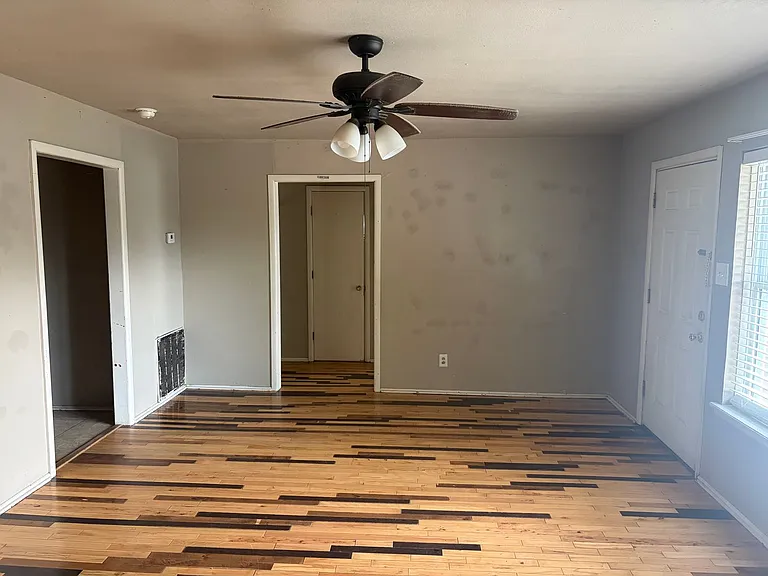 1005 S North St — Photo 5