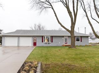 115 Walnut St W, Walford, IA 52351