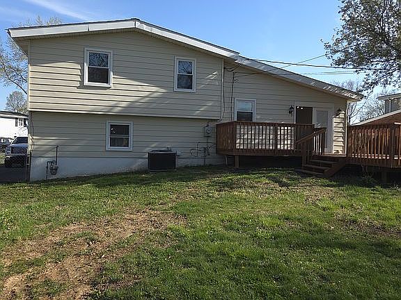 3rd image of 306 Rosewood Dr