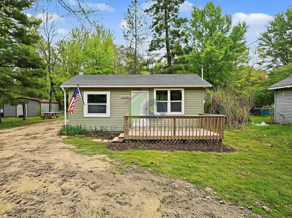 4206 S Shore Dr, Allegan, MI 49010