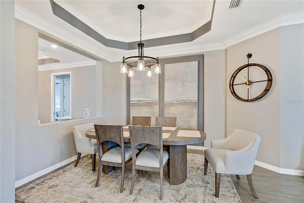 4 bed, 2.0 bath, 2242 sqft, $3,500 — Photo 4