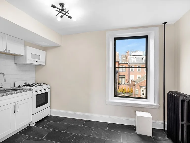 2025 Pine St #3F — Photo 11