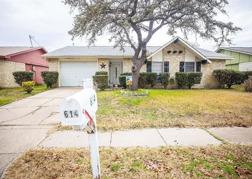 1st image of 614 Country Ln