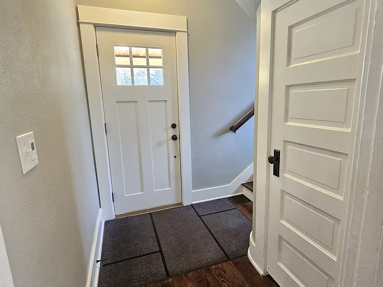 6617 N Borthwick Ave — Photo 7