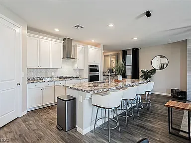 5 bed, 2454 sqft, $6,000 — Photo 4