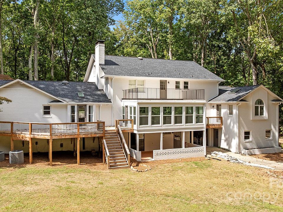 2nd image of 2638 High Ridge Rd