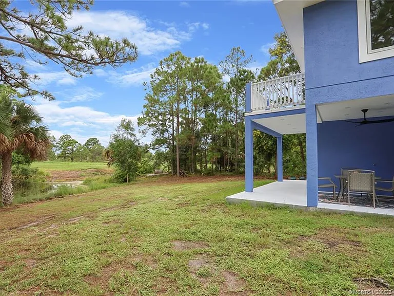 64 NE Acacia Trl — Photo 31