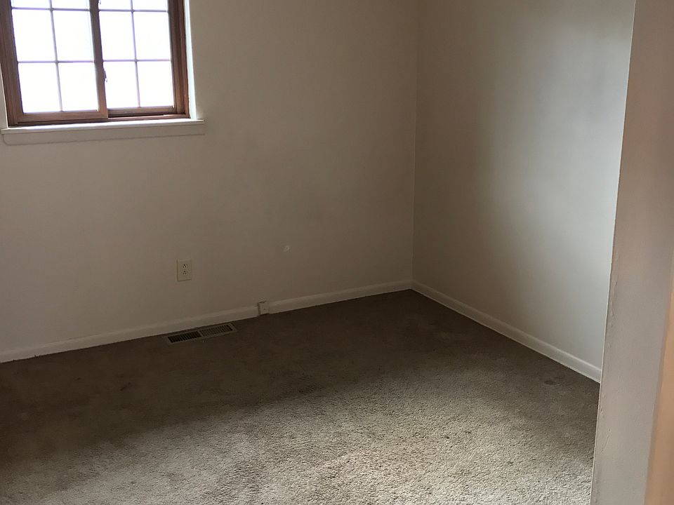 1st image of 12521 Hirst Ave