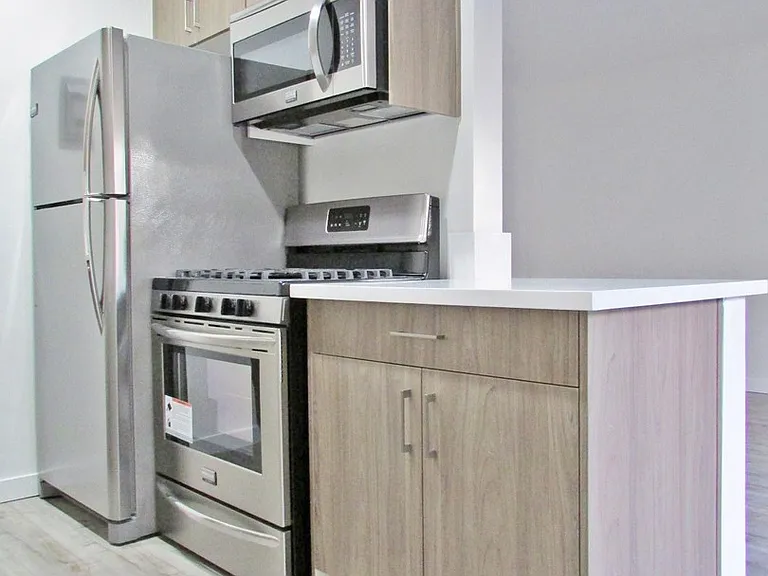 11511 Rochester Ave #11 — Photo 6