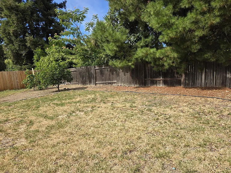 9 Donna Marie Ct — Photo 14