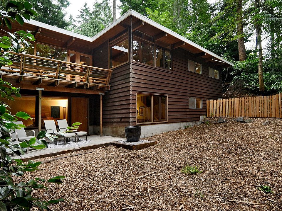 1st image of 4033 NE 196th St