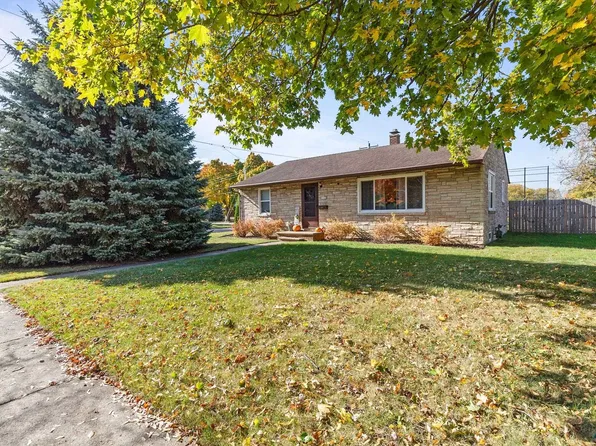 1503 Doemel St, Oshkosh, WI 54901