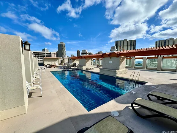 475 Atkinson Dr APT 1808, Honolulu, HI 96814
