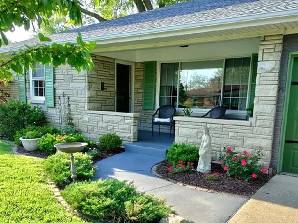 1109 W Stratford Dr, Peoria, IL 61614