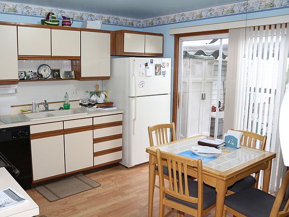2nd image of 21317 Silktree Cir