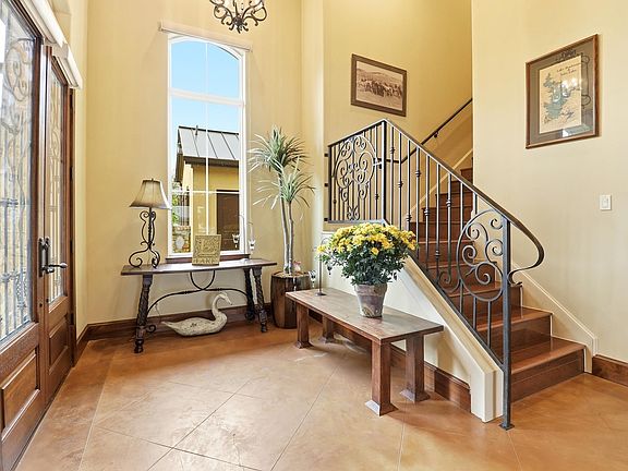 4th image of 325 W Wilderness Drive