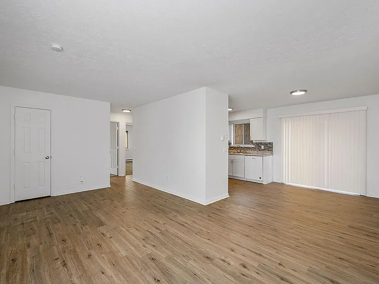Waynedale Circle Apartments — Photo 14