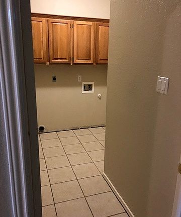 5th image of 11811 Stanton Dr