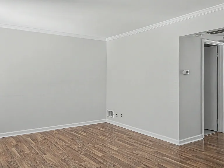 2736 Glengyle Dr #3 — Photo 4