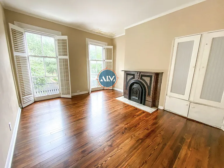 208 E Taylor St — Photo 36