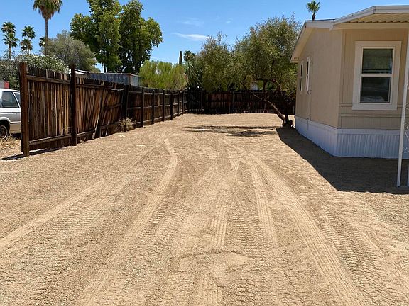 4th image of 319 N 88th Way