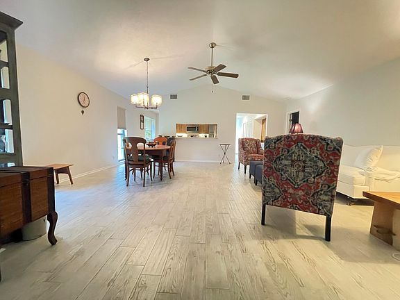 4th image of 12628 SE Cascades Court