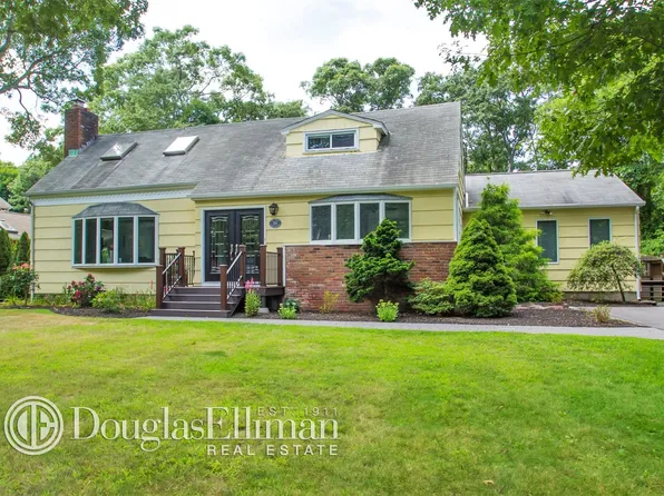274 Great River Rd, Great River, NY 11739