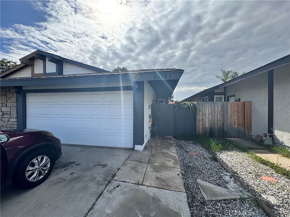 1st image of 23853 Betts Pl