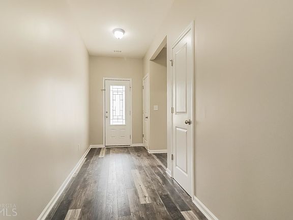3rd image of 22 Bartlett Dr