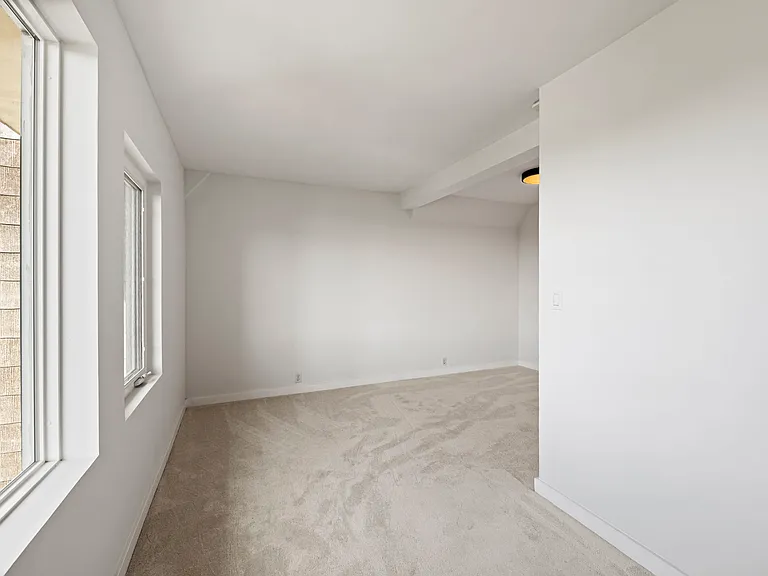 41 Saturn St — Photo 15
