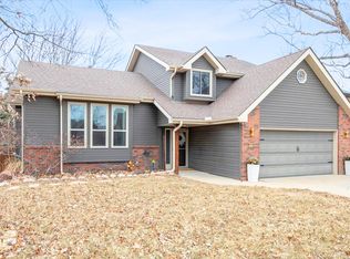 15620 Westchester Cir, Omaha, NE 68118