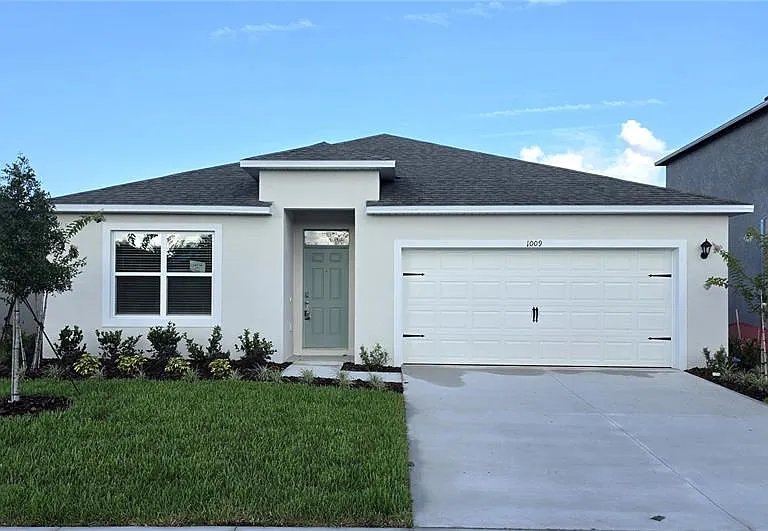 1009 Champion Ridge Dr — Photo 1
