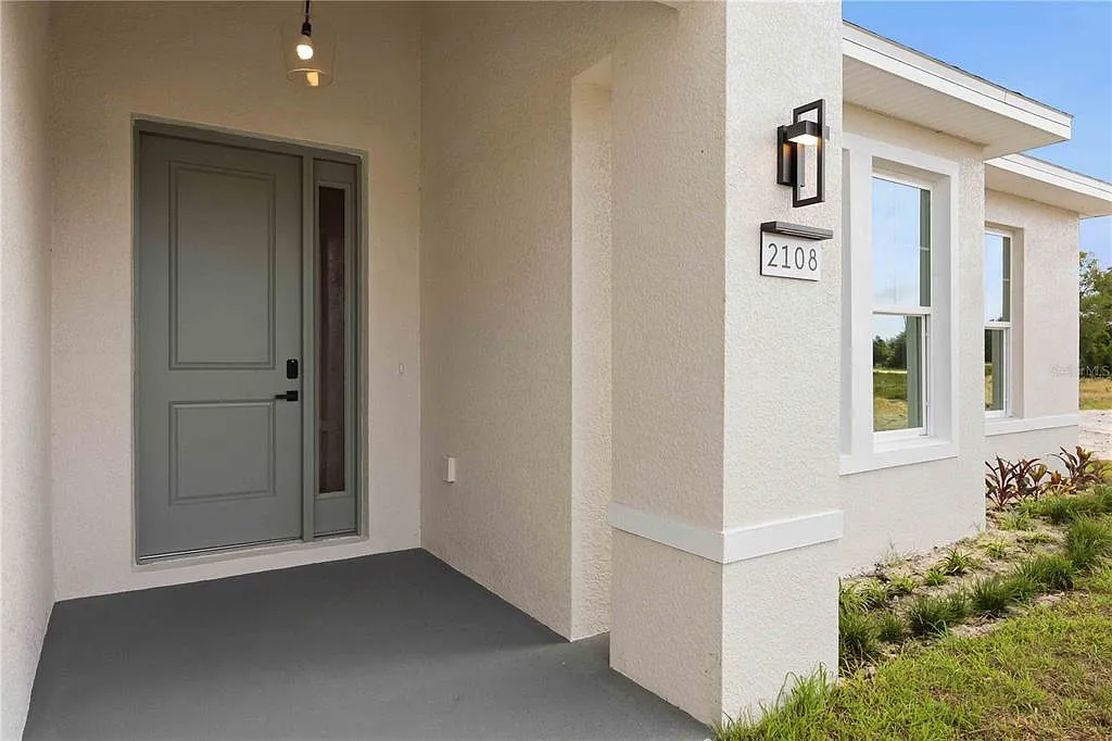 4 bed, 2.0 bath, 2032 sqft, $2,750 — Photo 4