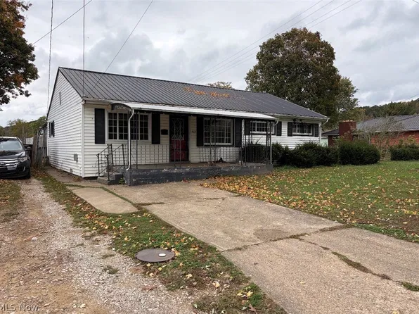 405 Gibbs St, Ravenswood, WV 26164