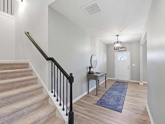 4th image of 8157 Snowdrop Way
