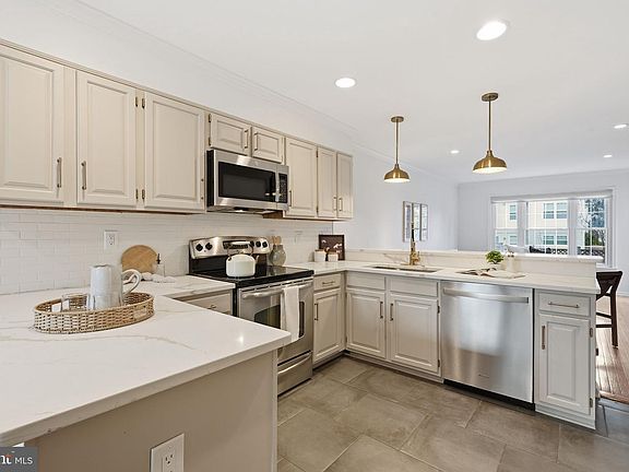 4th image of 5 Marketree Ct