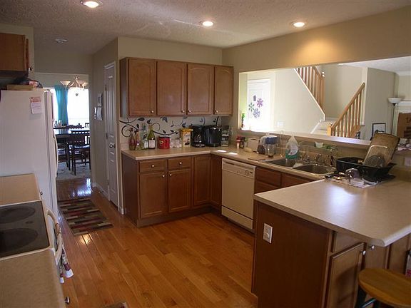 4th image of 1171 Thornberry Ct