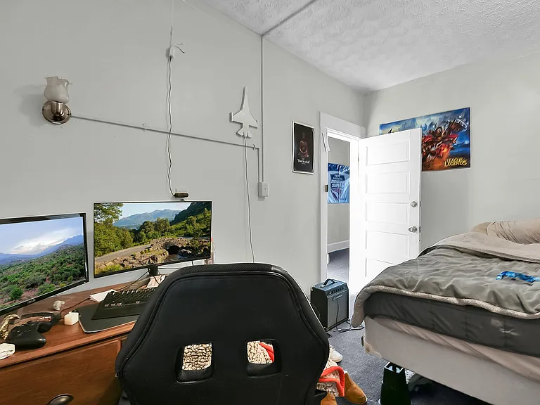 1508 Summit St — Photo 11