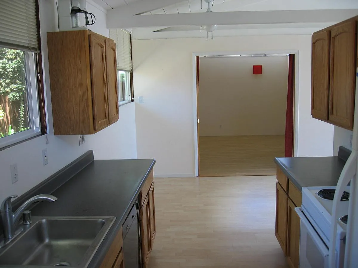 3 bed, 1500 sqft, $5,500 — Photo 3